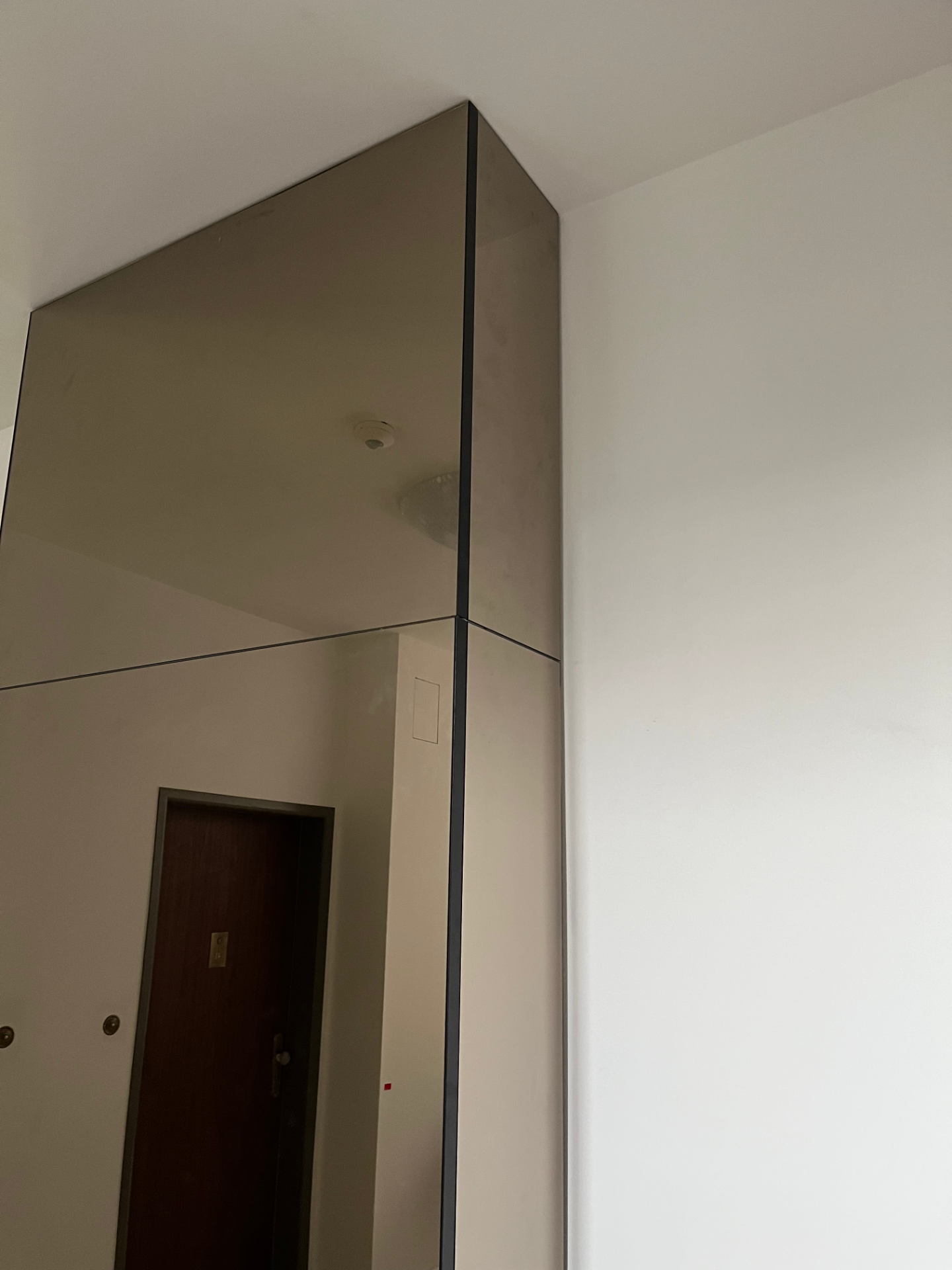 Skleněné obklady, zrcadla